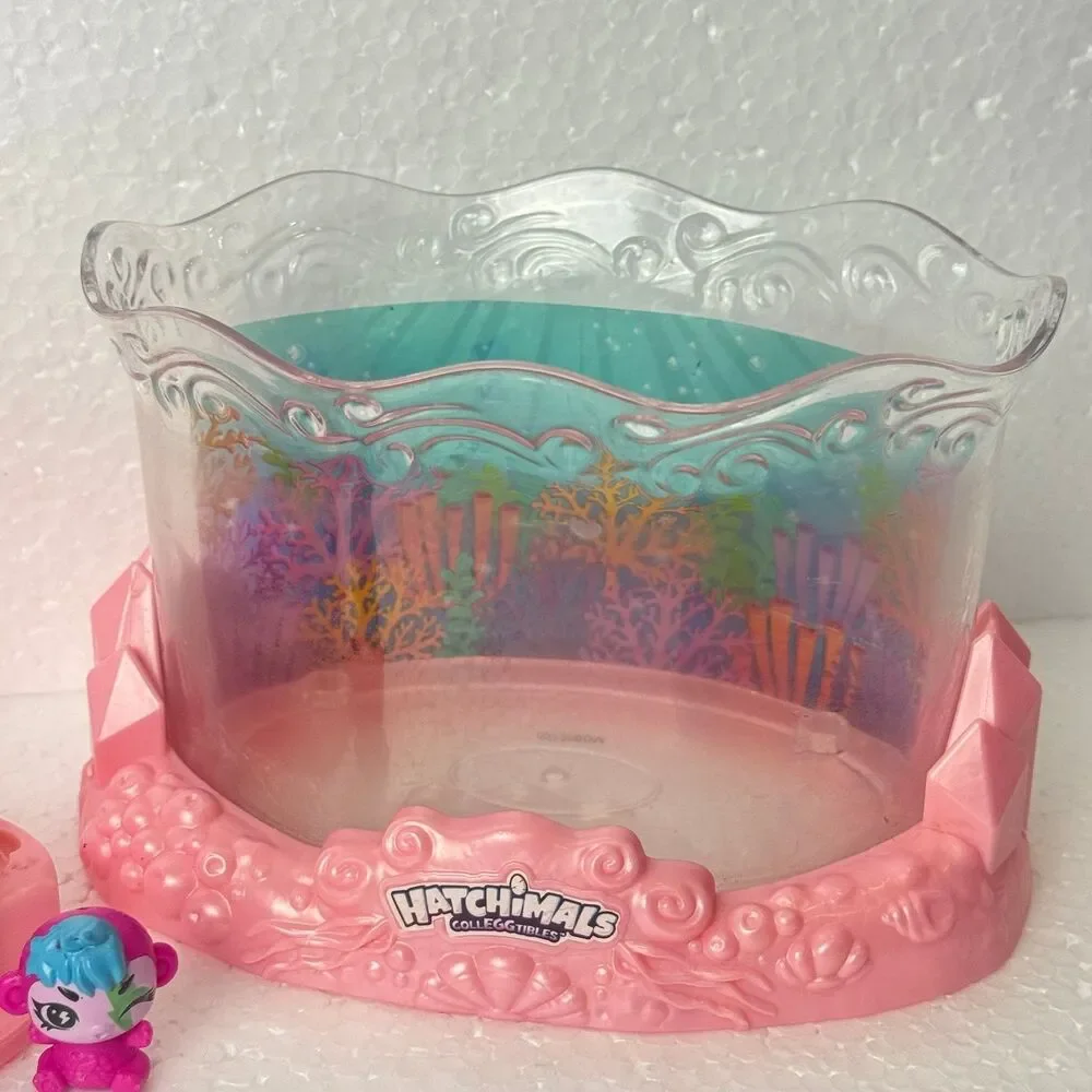 Hatchimals Colleggtibles, Mermal Magic Underwater Aquarium with 11 Exclusive Cha